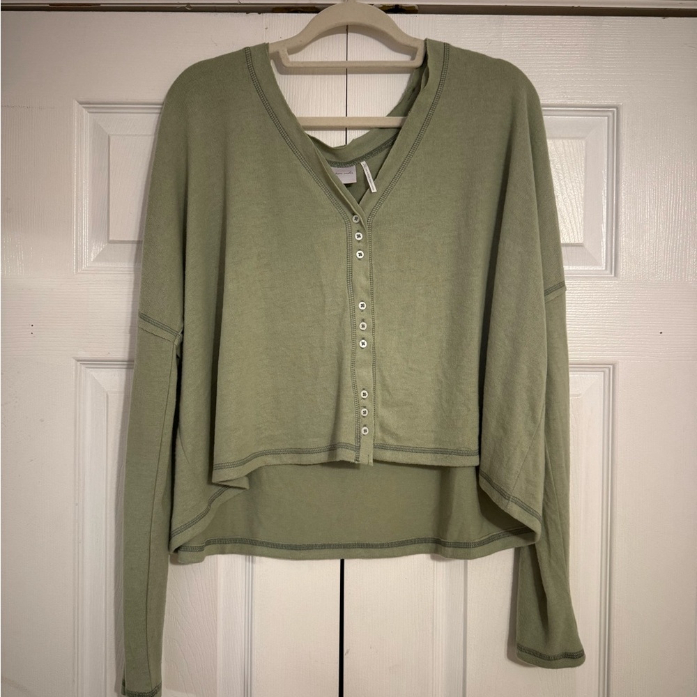 NWT urban outfitters green cropped long sleeve